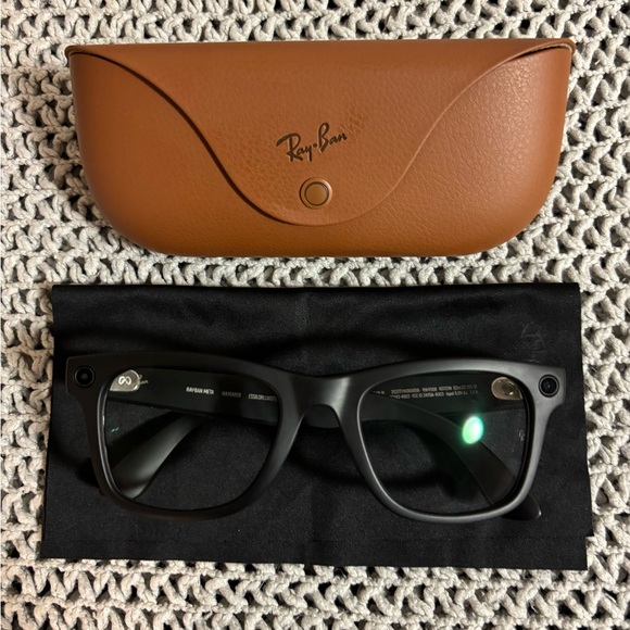 Ray-Ban Meta AI Matte Black Self Dimmable Glasses - Picture 1 of 13